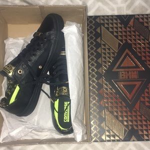 Limited edition low top converse